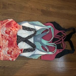 Lot of 5 sports bras